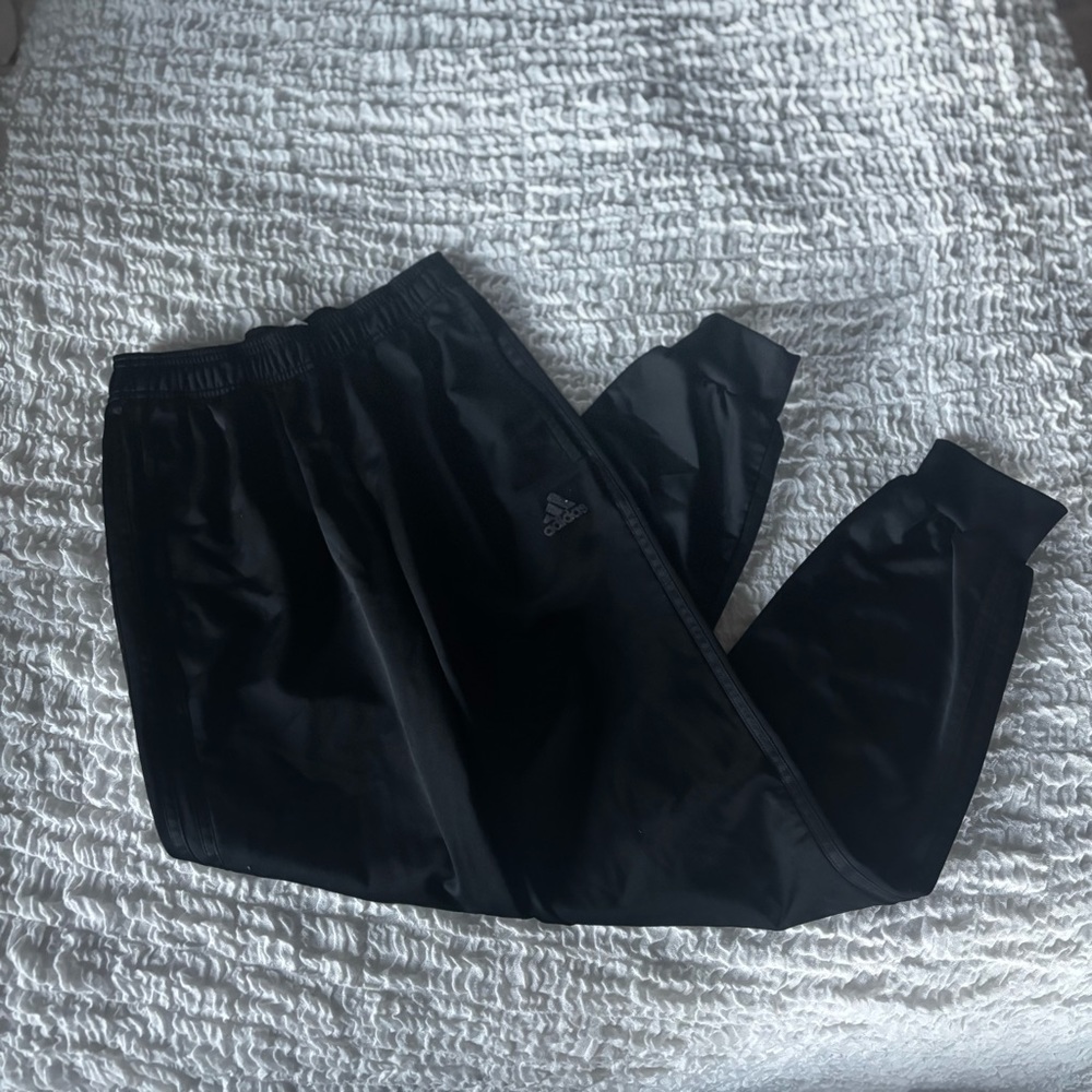 Adidas men’s size small black joggers pants